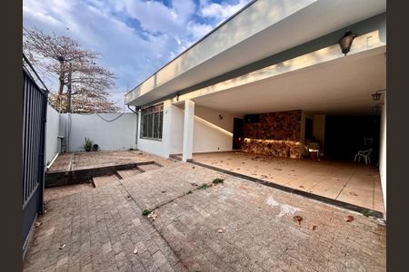 Casa à venda com 300m², 4 quartos e 8 vagasÁrea comum