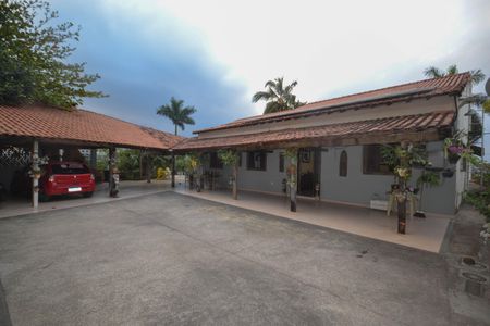 Casa para alugar com 3000m², 4 quartos e 4 vagas Casa para alugar com 3000m², 4 quartos e 4 vagasGaragem