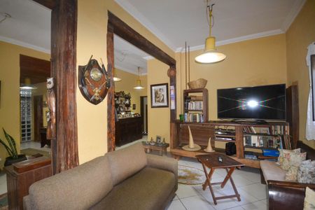 Casa para alugar com 3000m², 4 quartos e 4 vagas Casa para alugar com 3000m², 4 quartos e 4 vagasSala