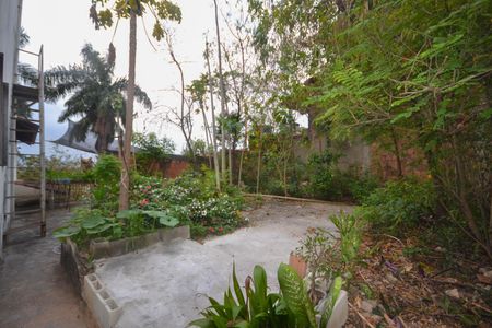 Casa para alugar com 3000m², 4 quartos e 4 vagas Casa para alugar com 3000m², 4 quartos e 4 vagasQuintal