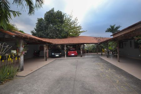 Casa para alugar com 3000m², 4 quartos e 4 vagas Casa para alugar com 3000m², 4 quartos e 4 vagasGaragem