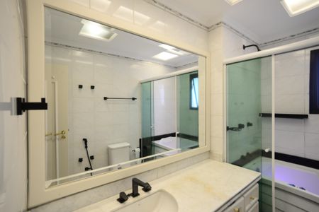 Apartamento à venda com 623m², 4 quartos e 6 vagasBanheiro Social 2