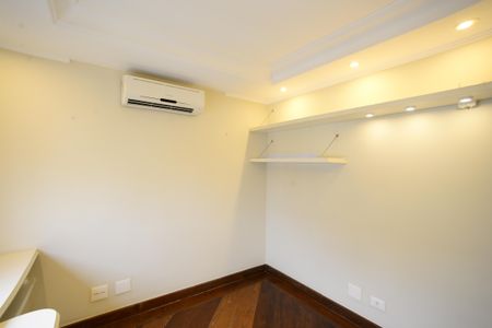 Apartamento à venda com 623m², 4 quartos e 6 vagasQuarto 2