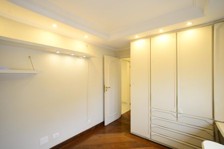 Apartamento à venda com 623m², 4 quartos e 6 vagasQuarto 2