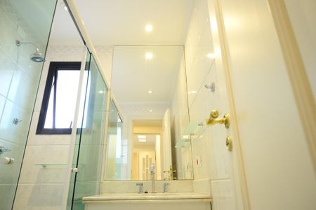 Apartamento à venda com 623m², 4 quartos e 6 vagasBanheiro Social