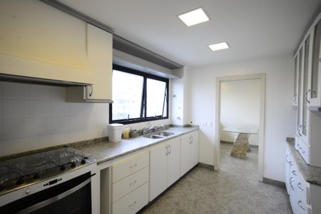 Apartamento à venda com 623m², 4 quartos e 6 vagasCozinha 2