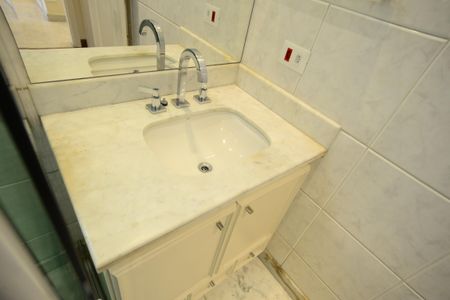 Apartamento à venda com 623m², 4 quartos e 6 vagasBanheiro Social