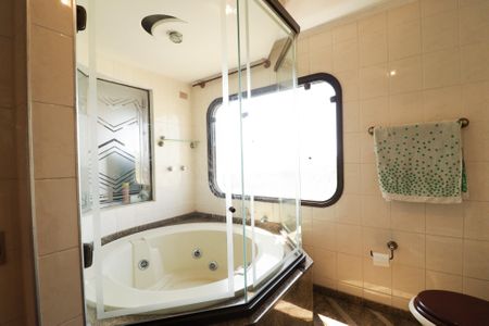 Apartamento para alugar com 370m², 4 quartos e 4 vagasBanheiro da Suíte 2