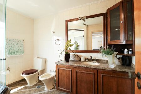 Apartamento para alugar com 370m², 4 quartos e 4 vagasBanheiro da Suíte 2