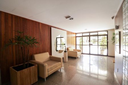 Apartamento para alugar com 370m², 4 quartos e 4 vagasHall