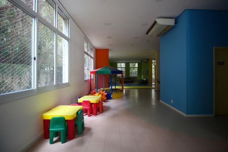 Apartamento para alugar com 145m², 3 quartos e 3 vagasÁrea comum - Salão de festas infantil