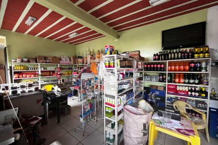 Casa à venda com 360m², 3 quartos e 2 vagasPonto Comercial