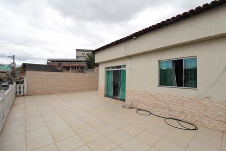 Casa à venda com 360m², 3 quartos e 2 vagasVaranda