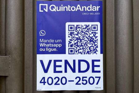 Casa à venda com 360m², 3 quartos e 2 vagasFachada