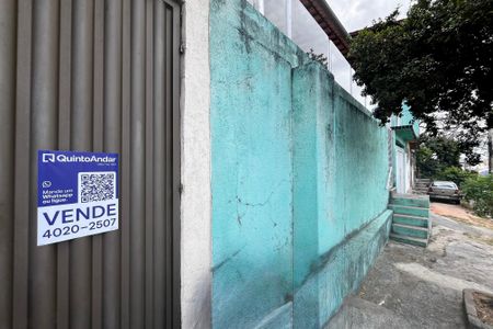 Casa à venda com 360m², 3 quartos e 2 vagasFachada