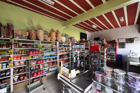 Casa à venda com 360m², 3 quartos e 2 vagasPonto Comercial