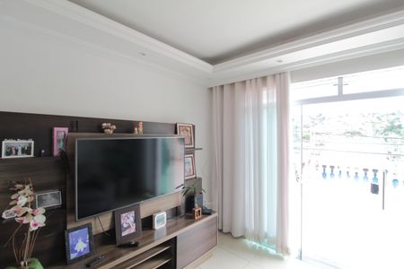 Casa à venda com 360m², 3 quartos e 2 vagasSala