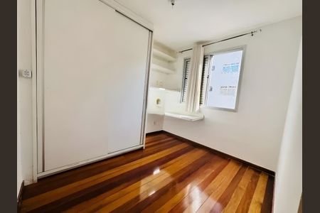 Quarto de apartamento para alugar com 3 quartos, 180m² em Buritis, Belo Horizonte