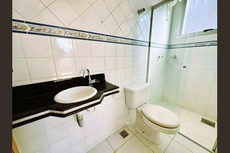 Banheiro de apartamento para alugar com 3 quartos, 180m² em Buritis, Belo Horizonte