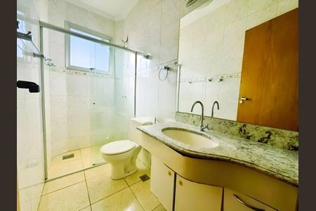 Banheiro de apartamento para alugar com 3 quartos, 180m² em Buritis, Belo Horizonte