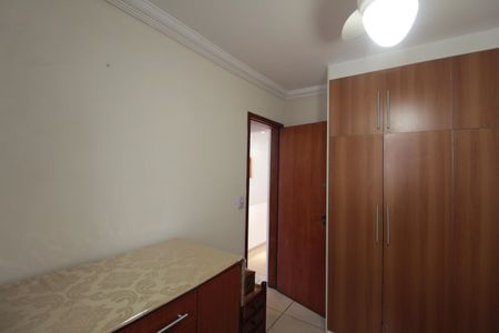 Apartamento à venda com 86m², 3 quartos e 2 vagasQuarto 2