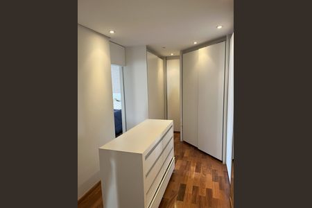 Apartamento à venda com 232m², 3 quartos e 3 vagasQuarto