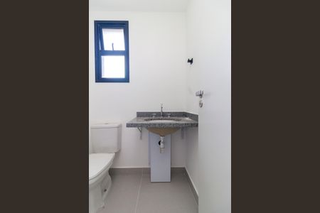 Banheiro de kitnet/studio para alugar com 1 quarto, 24m² em Santo Amaro, São Paulo
