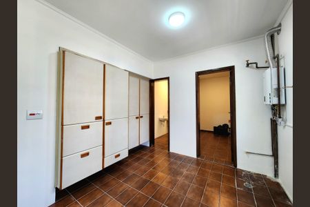 Apartamento para alugar com 242m², 3 quartos e 4 vagasÁrea de Serviço