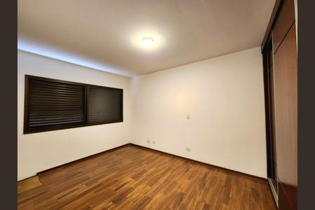 Apartamento para alugar com 242m², 3 quartos e 4 vagasSuíte 1