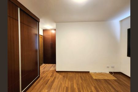 Apartamento para alugar com 242m², 3 quartos e 4 vagasSuíte 2