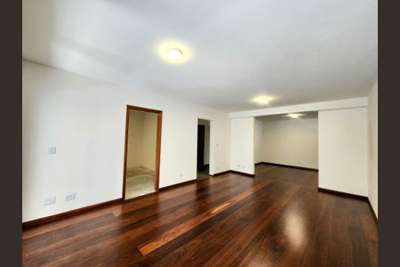 Apartamento para alugar com 242m², 3 quartos e 4 vagasSala