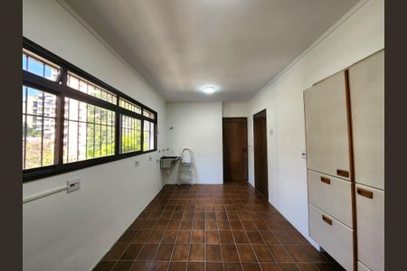 Apartamento para alugar com 242m², 3 quartos e 4 vagasÁrea de Serviço