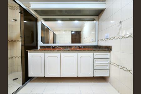 Apartamento para alugar com 242m², 3 quartos e 4 vagasBanheiro da Suíte 3