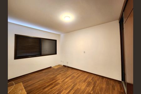 Apartamento para alugar com 242m², 3 quartos e 4 vagasSuíte 2