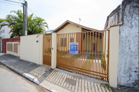Casa para alugar com 115m², 3 quartos e 2 vagas Casa para alugar com 115m², 3 quartos e 2 vagasFachada da casa