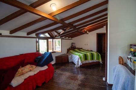 Casa à venda com 800m², 4 quartos e 6 vagasSuíte 1