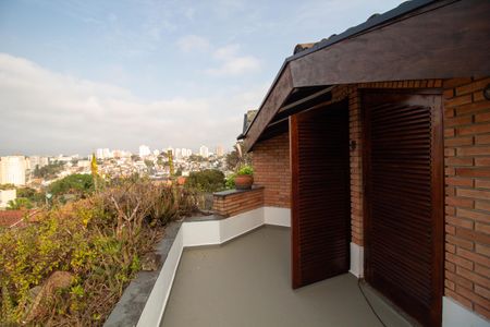 Casa à venda com 800m², 4 quartos e 6 vagasVaranda Suíte 1