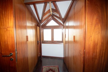 Casa à venda com 800m², 4 quartos e 6 vagasCloset Suíte 1