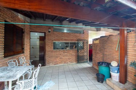 Casa à venda com 800m², 4 quartos e 6 vagasQuintal