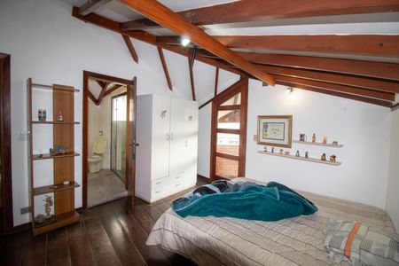 Casa à venda com 800m², 4 quartos e 6 vagasSuíte 2