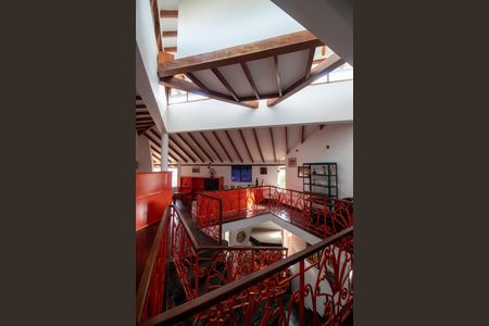 Casa à venda com 800m², 4 quartos e 6 vagasEscada