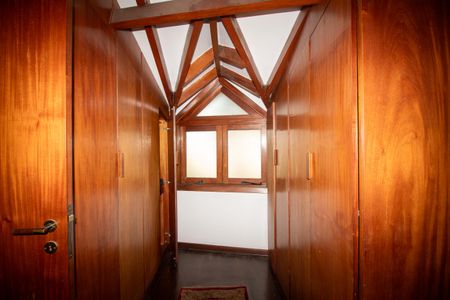 Casa à venda com 800m², 4 quartos e 6 vagasCloset Suíte 1