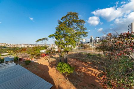 Apartamento à venda com 200m², 3 quartos e 1 vaga Apartamento à venda com 200m², 3 quartos e 1 vagaVaranda da Sala 2