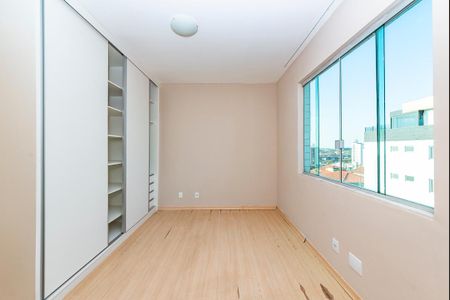 Apartamento à venda com 200m², 3 quartos e 1 vaga Apartamento à venda com 200m², 3 quartos e 1 vagaQuarto 1