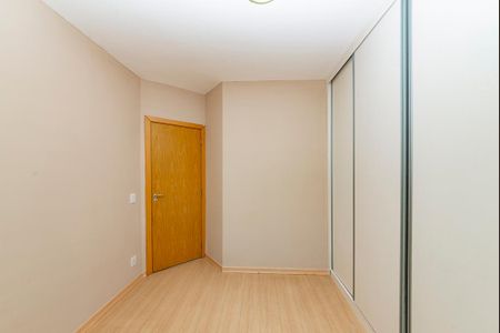Apartamento à venda com 200m², 3 quartos e 1 vaga Apartamento à venda com 200m², 3 quartos e 1 vagaQuarto 2
