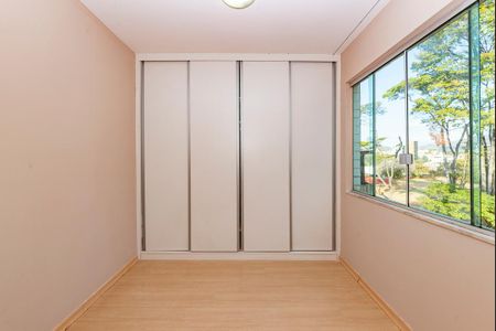 Apartamento à venda com 200m², 3 quartos e 1 vaga Apartamento à venda com 200m², 3 quartos e 1 vagaQuarto 2