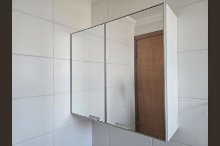 Apartamento à venda com 42m², 2 quartos e 1 vaga Apartamento à venda com 42m², 2 quartos e 1 vagaBanheiro Social