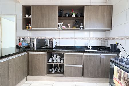 Casa para alugar com 200m², 4 quartos e 6 vagasCozinha