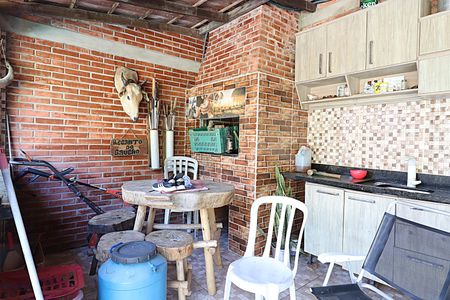 Casa para alugar com 200m², 4 quartos e 6 vagasÁrea de Serviço