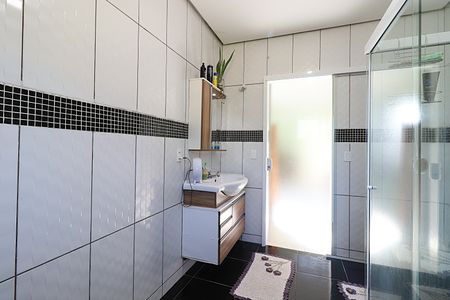Casa para alugar com 200m², 4 quartos e 6 vagasBanheiro da Suíte 3
